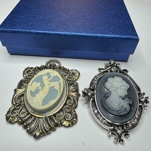 Vintage Cameo Brooch Set in Silver and Blue